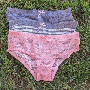 Set of 3 Lace Panties- New!
